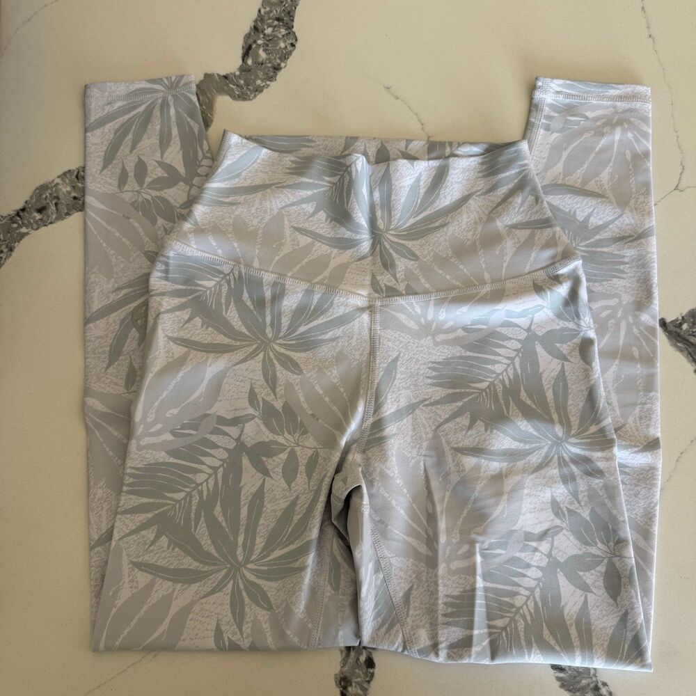 P’tula Desa’Ree White/Grey Tropical Print Leggings Size Medium